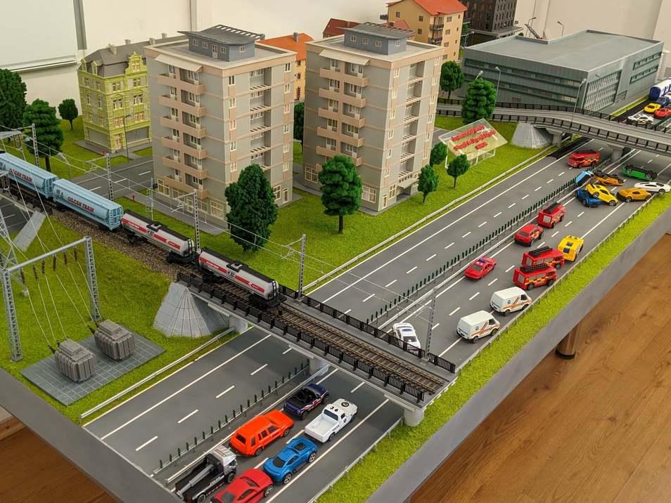 Premieră în România! Pompierii din Bihor se vor antrena pentru situaţii de urgență pe o machetă cu jucării 789196