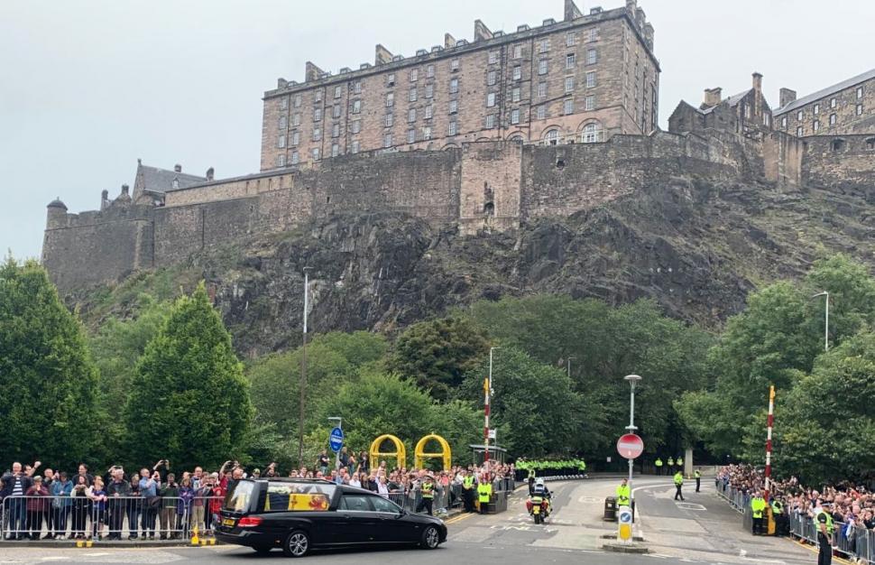 Sicriul Reginei Elisabeta a II-a era deja pregătit de acum 30 de ani. De ce este dublat de plumb 789237