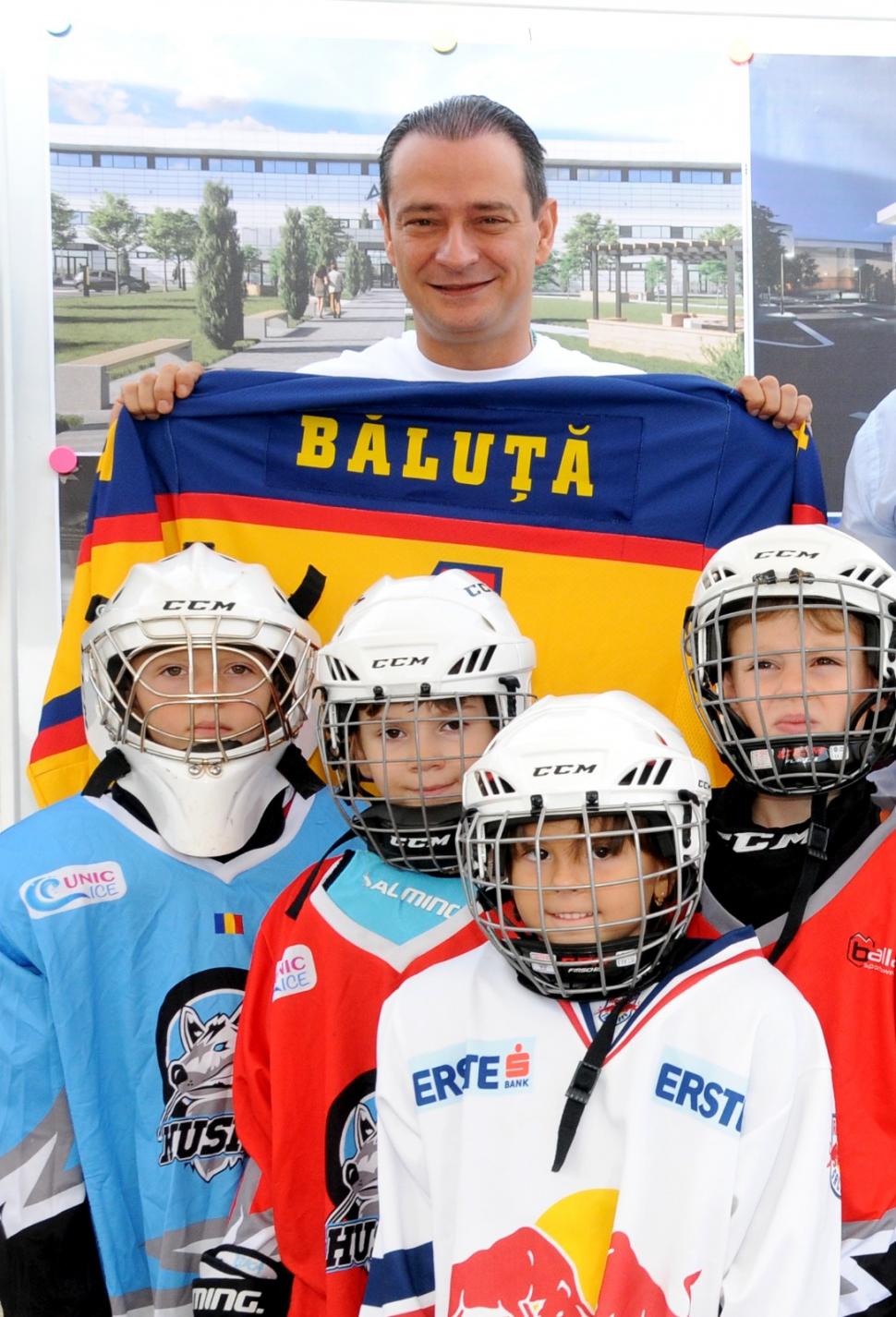 Bucureștiul va avea, în sfârșit, patinoar! Daniel Băluță, Primarul Sectorului 4: ”Am început lucrările la fundația noii construcții!” 789258