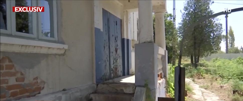 Comuna cu dispensarul distrus şi fără trotuare, care se crede "oraş turistic", vrea staţii electrice din PNRR. Reacţia localnicilor 789371