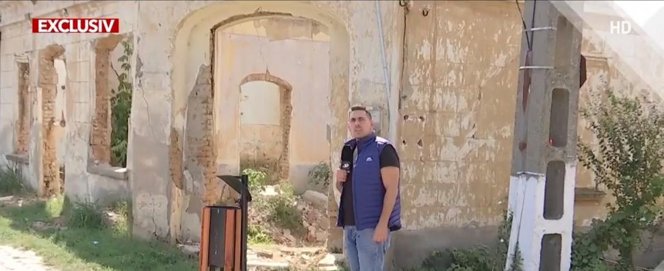 Comuna cu dispensarul distrus şi fără trotuare, care se crede "oraş turistic", vrea staţii electrice din PNRR. Reacţia localnicilor 789372