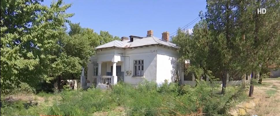 Comuna cu dispensarul distrus şi fără trotuare, care se crede "oraş turistic", vrea staţii electrice din PNRR. Reacţia localnicilor 789375