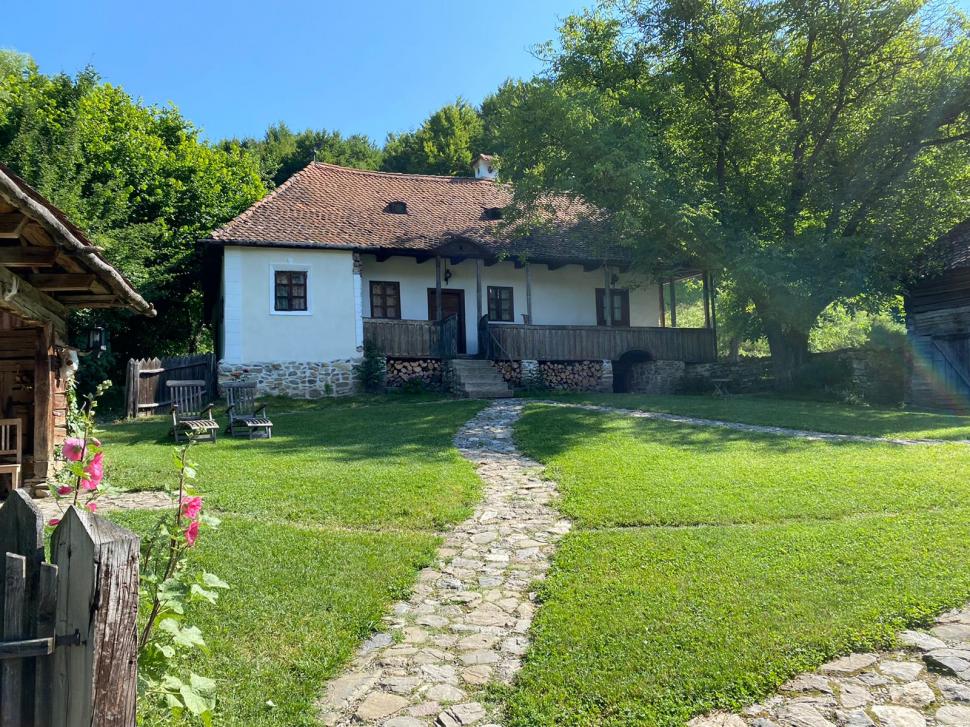 Proprietăţile impresionante deţinute de Prinţul Charles al III-lea. Cum arată casele pe care le are din Regatul Unit până în Transilvania 789863