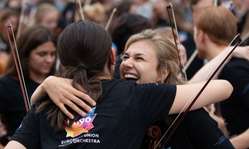 Tinerii muzicieni români, invitați să participe la selecţia anuală pentru Orchestra de Tineret a Uniunii Europene