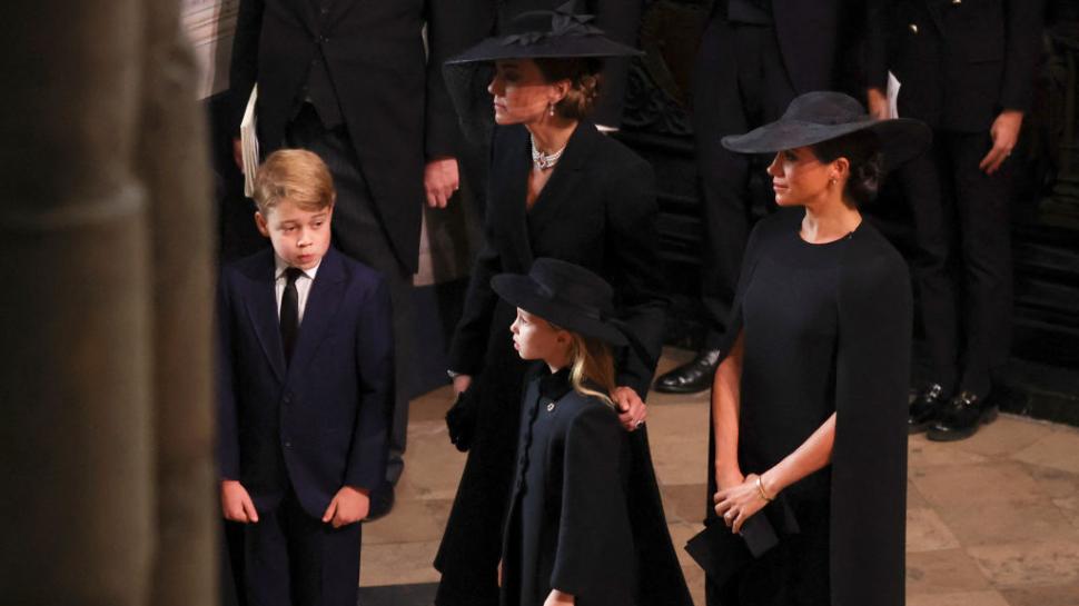 Ultimul drum al reginei Elisabeta a II-a | Ce nu s-a văzut în transmisiunile de la tv 790362