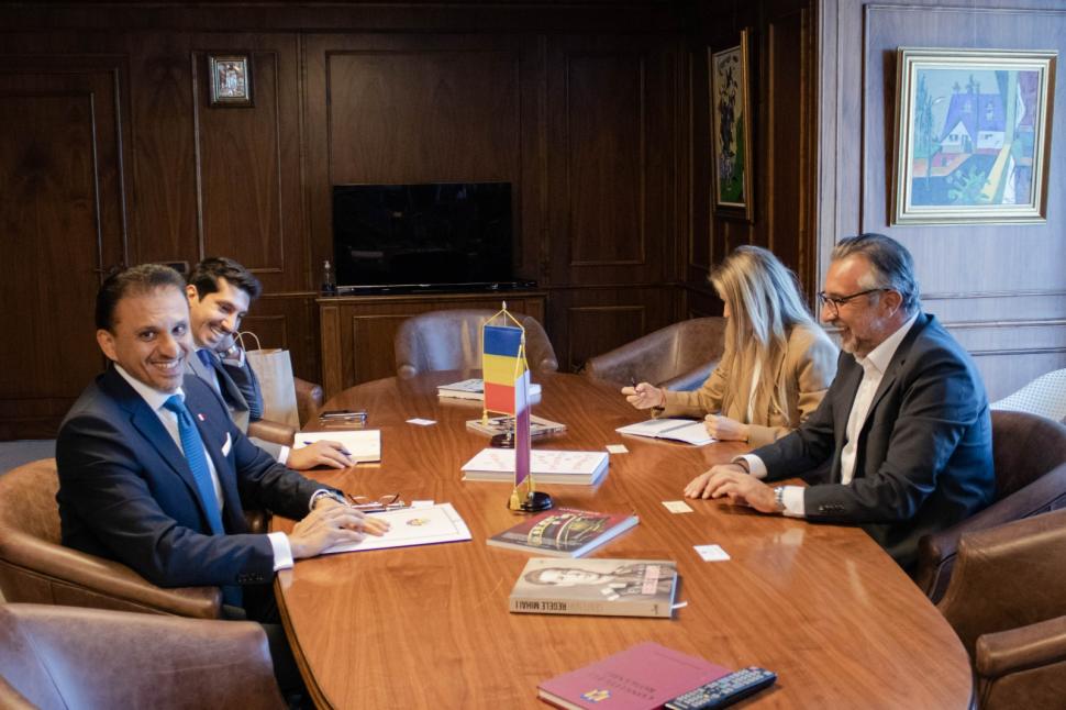 Cooperare în sfera culturală între România şi Qatar  790625