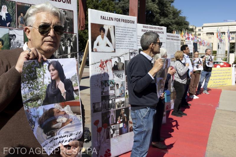 Cinci morţi la protestele din Iran, declanşate de uciderea de către poliţie a unei tinere care nu purta ”corect” hijabul 790611