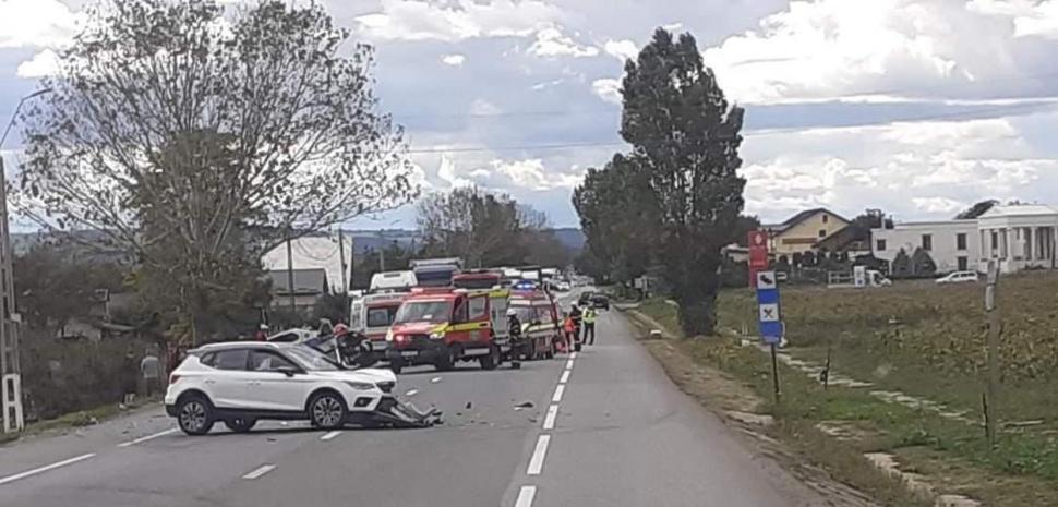 Mașină de poliție, implicată într-un accident în Iaşi. Autospeciala a ajuns în șanț | Sunt mai multe victime 790797