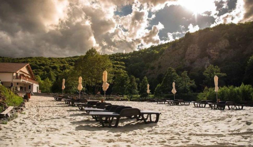 Locul din România rupt parcă din peisajele exotice ale Thailandei | Puțini turişti știu de el 790865