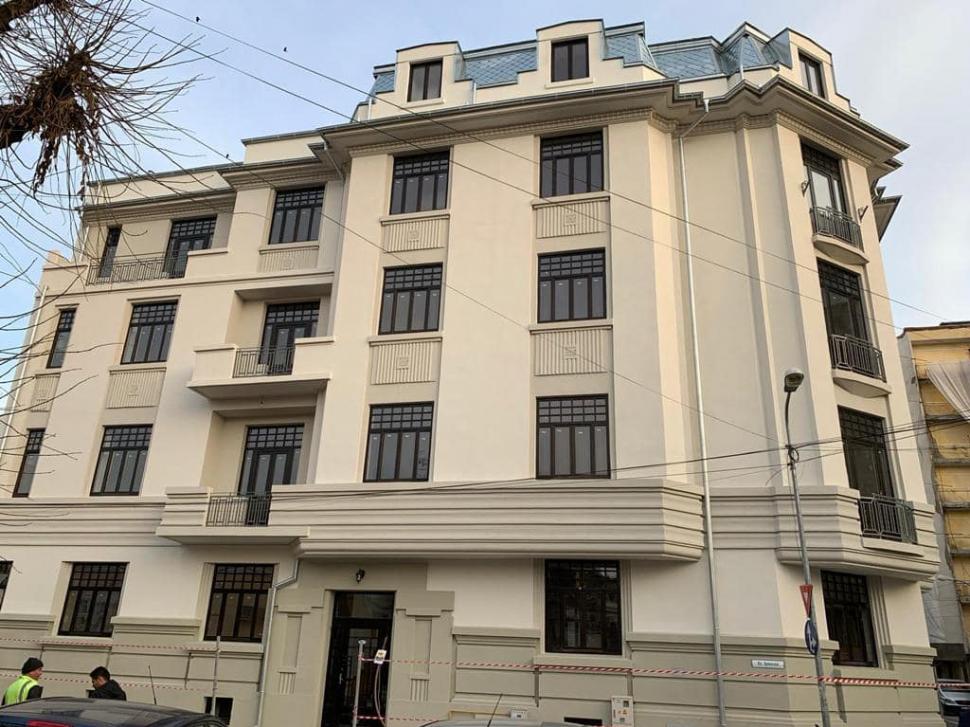 Nicuşor Dan anunţă că 19 clădiri cu risc seismic din București vor fi consolidate 790751
