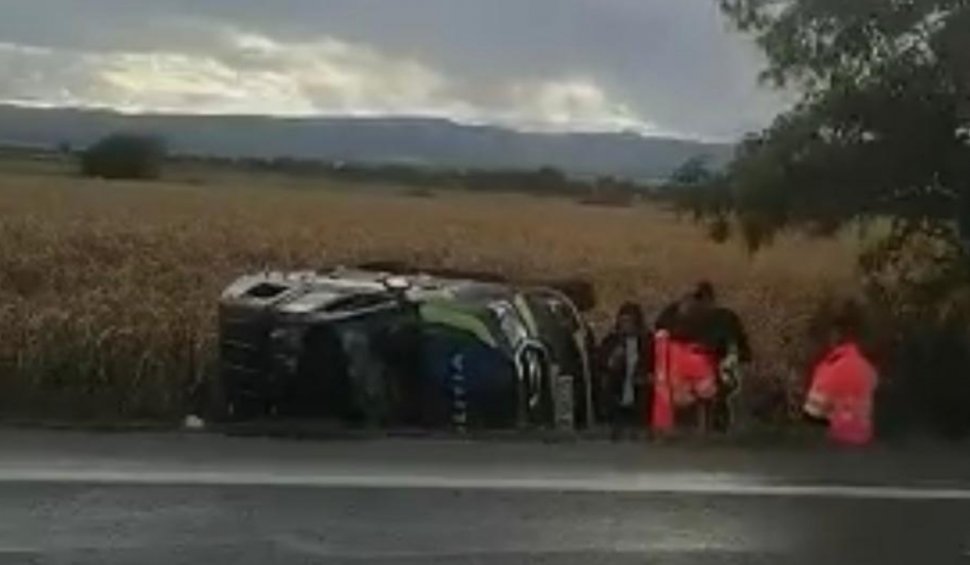 Autospecială de poliție, lovită de o mașină care a intrat pe contrasens în apropiere de Focșani