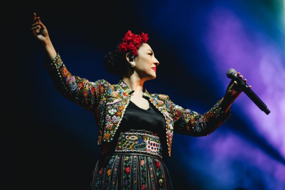 Suma pe care Andra şi echipa ei au negociat-o la două concerte în Germania 791117