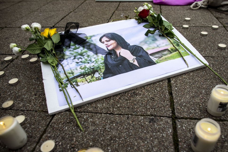 35 de morți în urma protestelor din Iran, după moartea tinerei Mahsa Amini