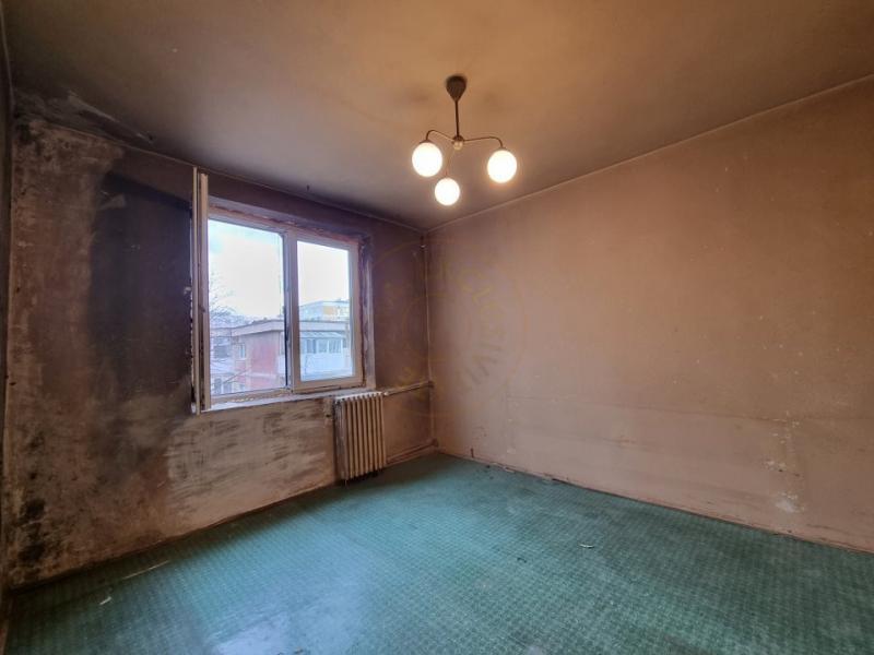 Festival de glume despre un apartament scos la vânzare în Bucureşti: "Fiecare cameră are altă boală" 791411