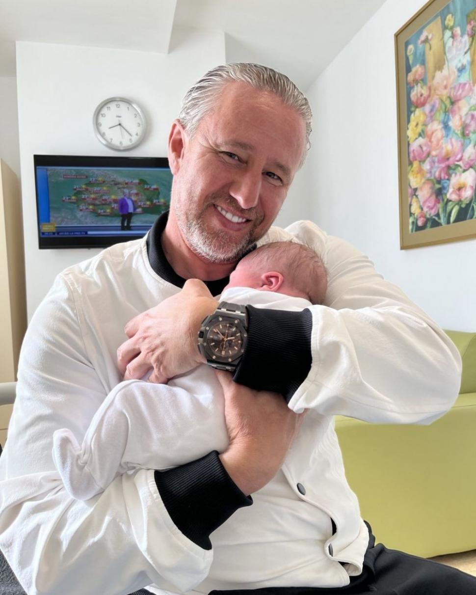 Primele imagini de la botezul fiului lui Reghecampf | Ce mesaj a trimis Anamaria Prodan  791408