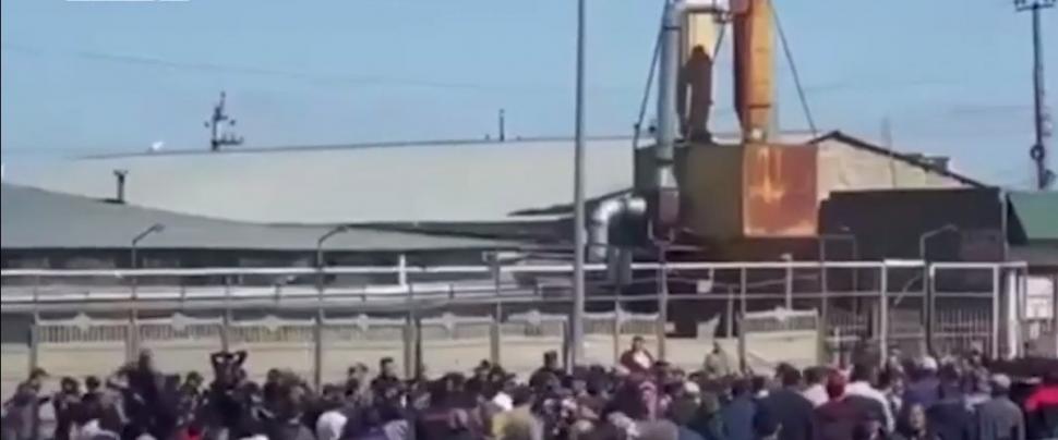 Rusia îşi strigă revolta | Vladimir Putin vrea să introducă legea marțială 791388