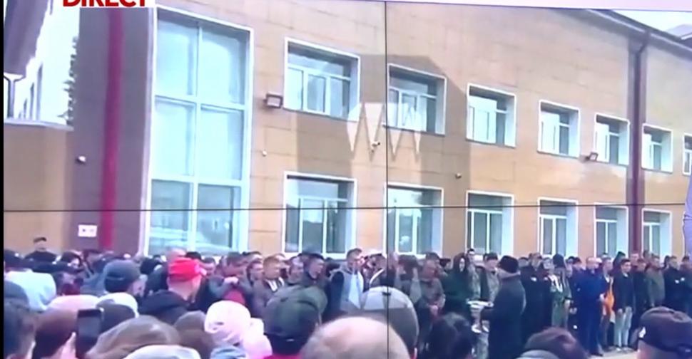 Rusia îşi strigă revolta | Vladimir Putin vrea să introducă legea marțială 791389