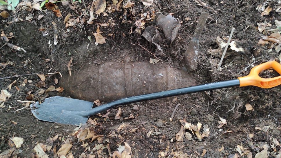 Bombă de 100 de kilograme din cel de-al Doilea Război Mondial, descoperită într-o pădure de lângă Cluj