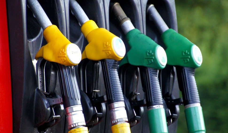 Prețul benzinei și al motorinei în România, astăzi, 26 septembrie 2022 | Carburanţii continuă să se ieftinească