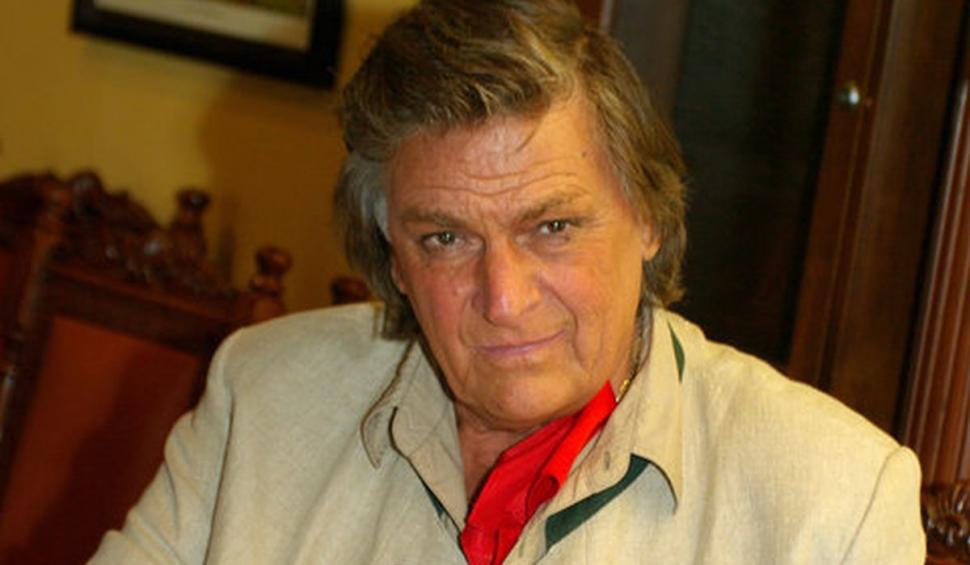 Ştii cine e copilul din poză? Azi a ajuns cel mai iubit actor român 791909