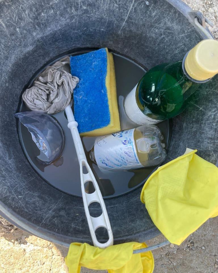 ANPC a controlat trenurile din Bucureşti. Horia Constantinescu: "O găletuşă, o cârpă murdară şi multă indolenţă!" 792394