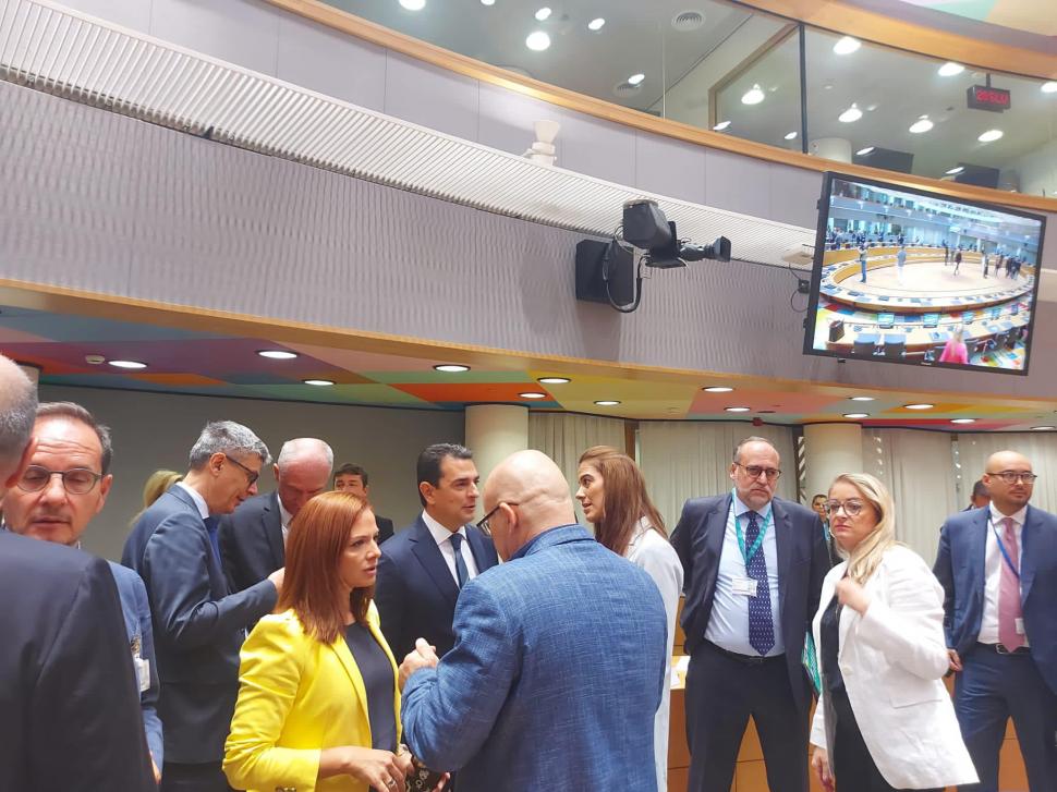 Românii, obligați să consume mai puțin cu 5% în orele de vârf | Ce presupun noile măsuri adoptate la Bruxelles 792346