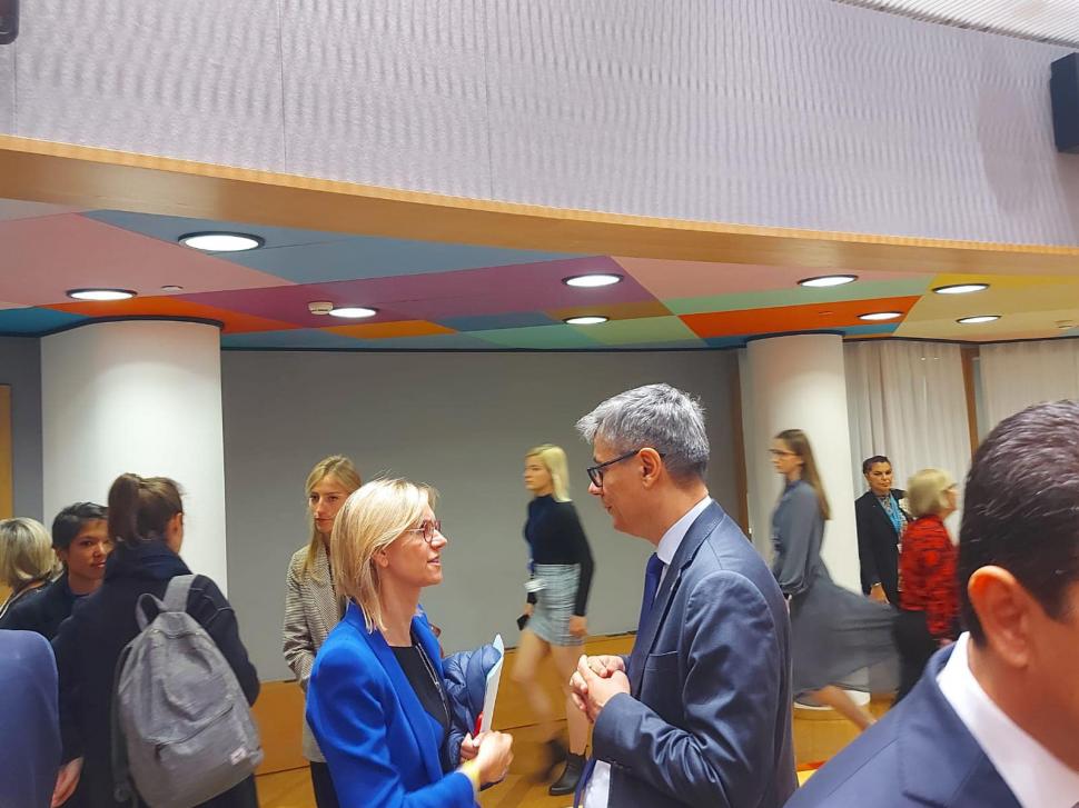 Românii, obligați să consume mai puțin cu 5% în orele de vârf | Ce presupun noile măsuri adoptate la Bruxelles 792349