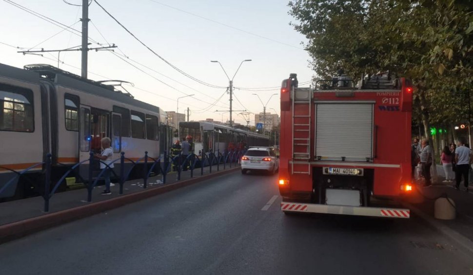 Trei persoane rănite, după ce două tramvaie s-au ciocnit în București | Circulaţia este restricţionată pe Şoseaua Giurgiului