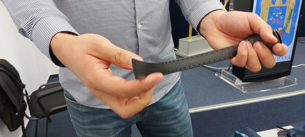 Sistemul de monitorizare cu brăţări electronice al Poliţiei Române a devenit operaţional în Bucureşti şi alte trei judeţe 792483