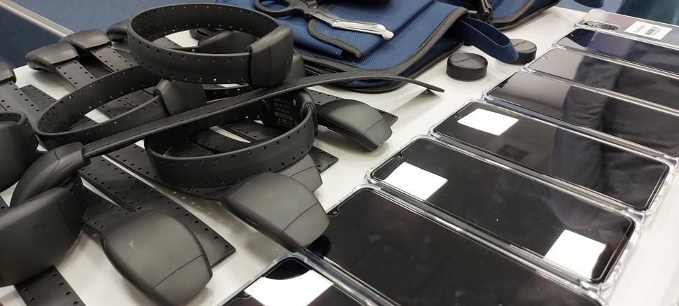 Sistemul de monitorizare cu brăţări electronice al Poliţiei Române a devenit operaţional în Bucureşti şi alte trei judeţe 792484