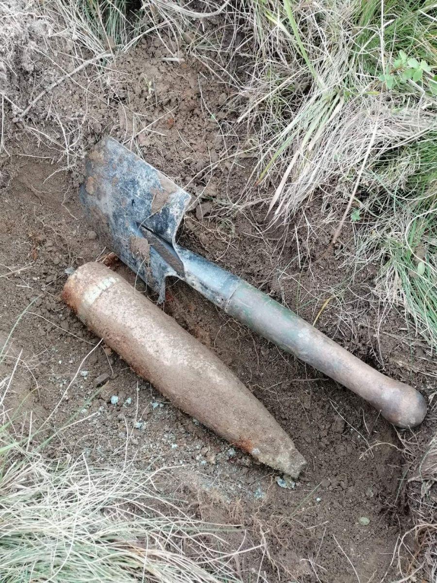 Descoperirea făcută de un bărbat cu un detector de metale în Harghita. Pirotehniştii au fost chemaţi de urgenţă 792816