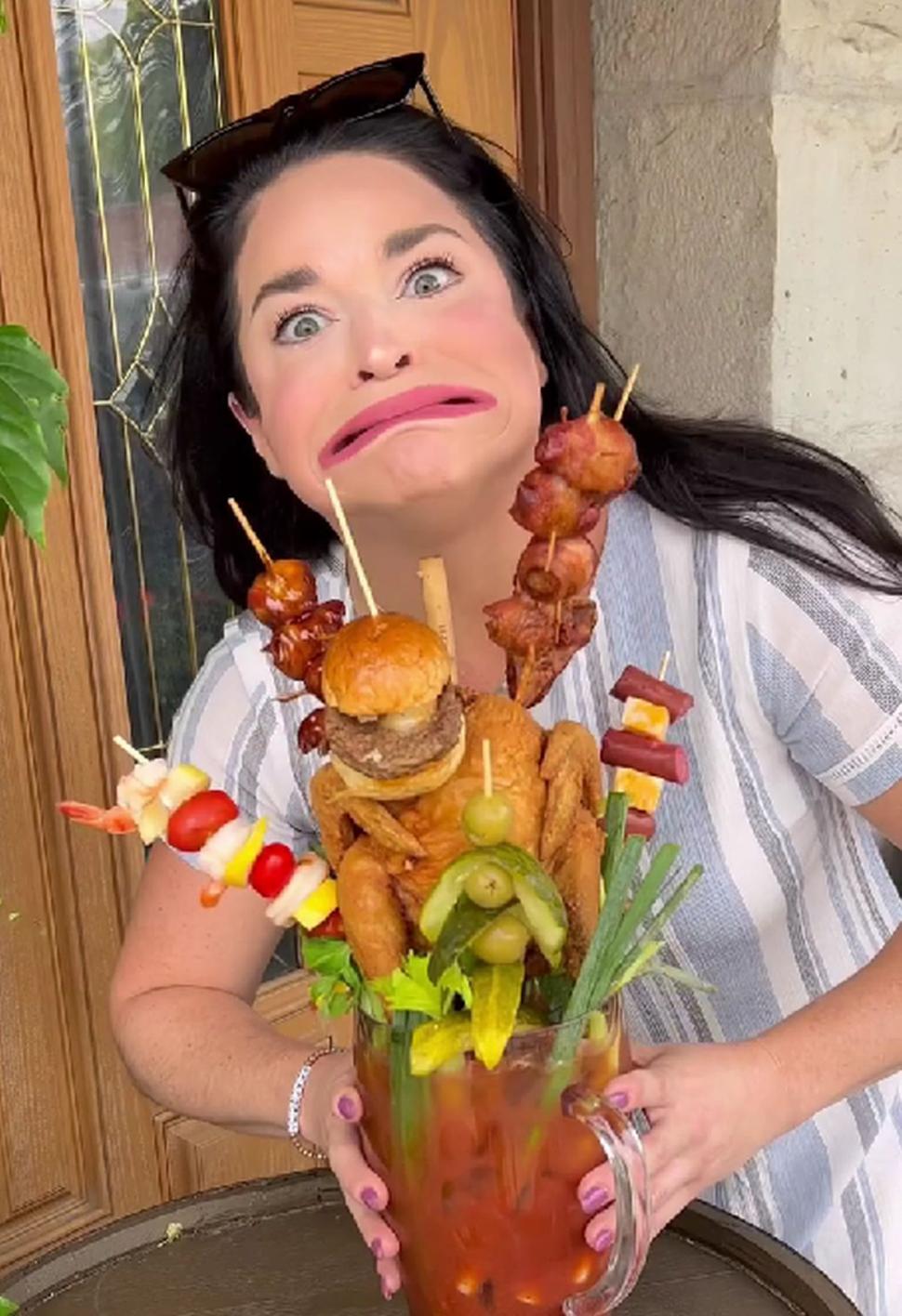 Femeia cu cea mai mare gură din lume a venit la iUmor. "Are 14,5 centimetri în lățime” 792750