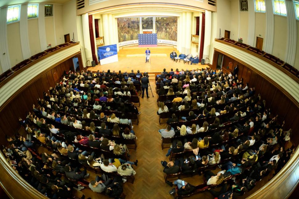 Eduard Hellvig, directorul SRI: "România este o ţară stabilă" | "Lucrurile bune, cel mai des, nu se văd" 792964