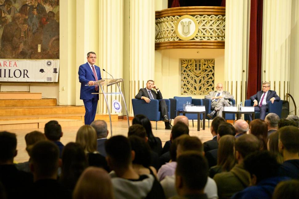 Eduard Hellvig, directorul SRI: "România este o ţară stabilă" | "Lucrurile bune, cel mai des, nu se văd" 792965