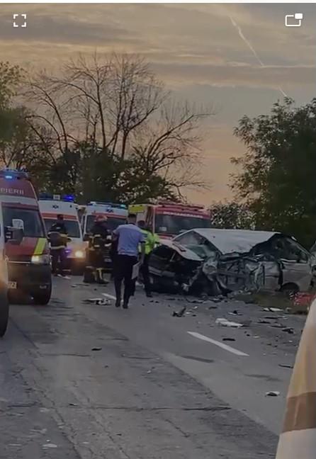 Accident cumplit în Dâmboviţa. Două persoane au murit, iar alte şase sunt în stare gravă 793663