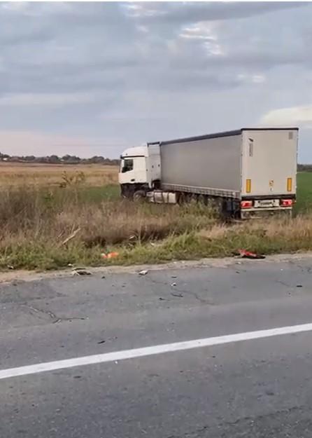 Accident cumplit în Dâmboviţa. Două persoane au murit, iar alte şase sunt în stare gravă 793664