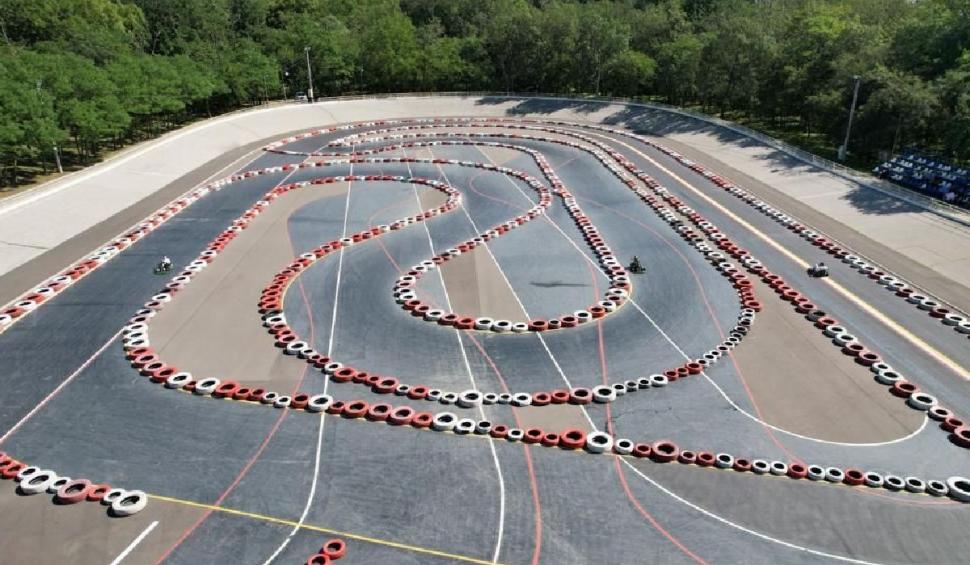 Craiova reinventează spectacolul de karting, cu ajutorul studenților (P) 793565