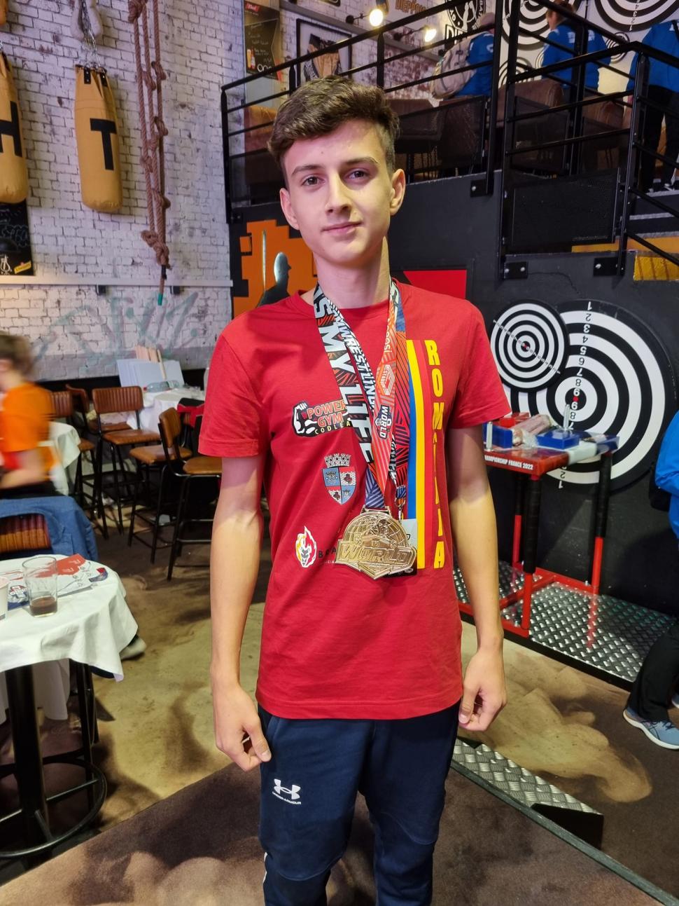 România a cucerit aurul, argintul și bronzul la Campionatul Mondial de Skandenberg 793539