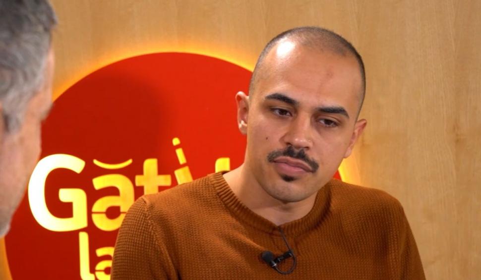 Ștefan Lungu a gătit alături de Vlad Brumaru într-o nouă ediție a emisiunii "Gătit la costum". Pizza jumi-juma gustoasă şi apetisantă, cu un aluat moale şi pufos 793622