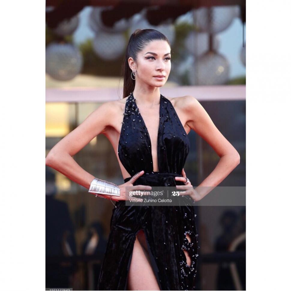 Mădălina Doroftei, fotomodelul român care face furori în Italia şi defilează pentru Versace  793804