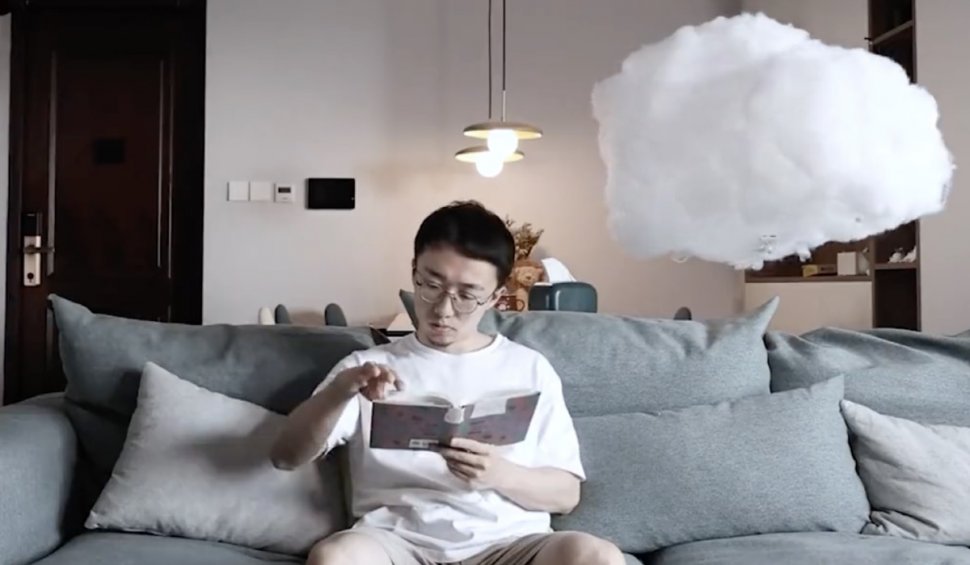 Un chinez și-a creat un nor artificial pe post de animal de companie