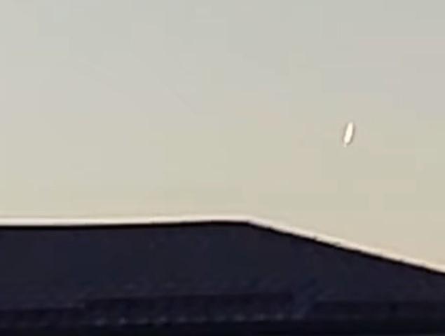 Formaţiune luminoasă misterioasă surprinsă pe cer în Iaşi. Profesor universitar: "Ciudățeniile se iau la întrecere" 794054