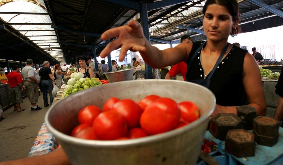 Cât a ajuns să coste un kilogram de roşii în piaţa Mihalache din Bucureşti. E mai scump decât carnea 794324