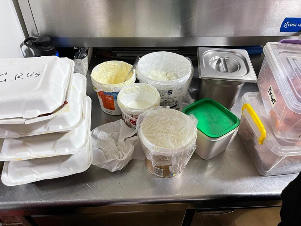 Ce au găsit inspectorii de la Protecția Consumatorului la firmele de catering din Constanța. Din 10 controlate, toate au fost amendate 794440