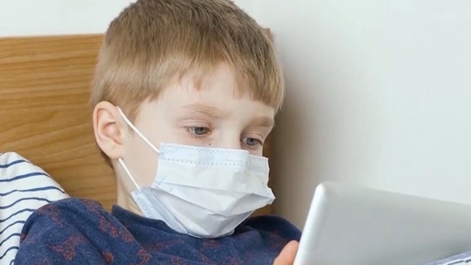 Cum trecem mai uşor peste virozele respiratorii şi răcelile de sezon la copii