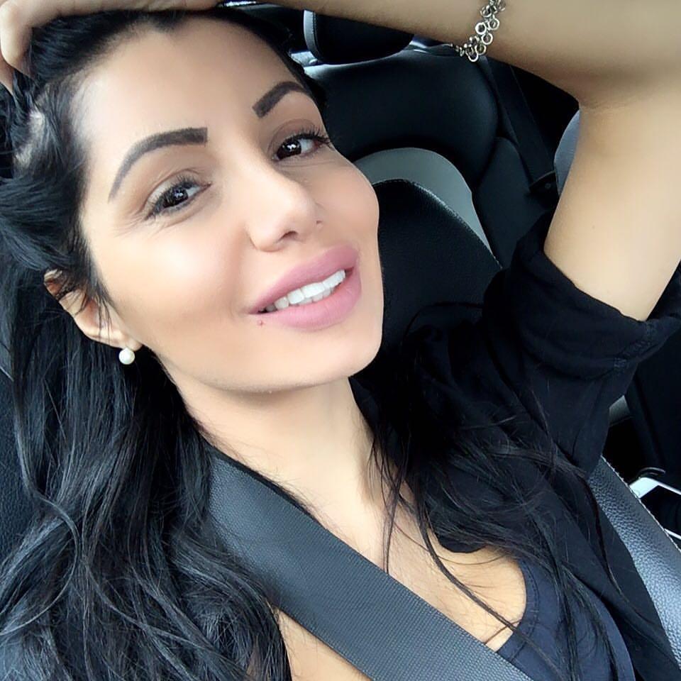 Românca celebră după ce a făcut avere din atacuri cibernetice şi-a spus povestea: "Folosiţi parole mai puternice" 794355