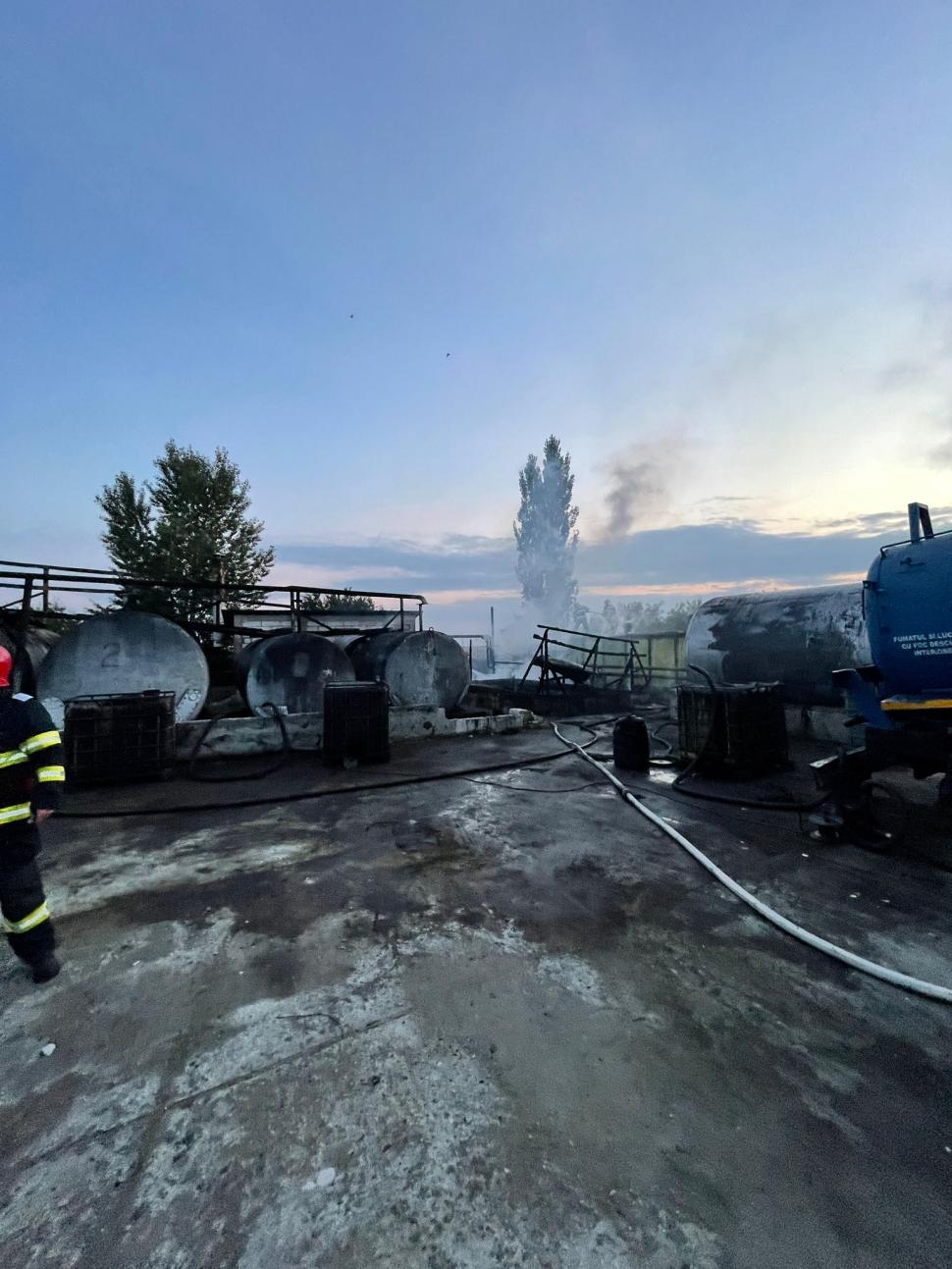 A fost pericol de explozie în urma unui incendiu de reziduuri petroliere din judeţul Prahova 794488