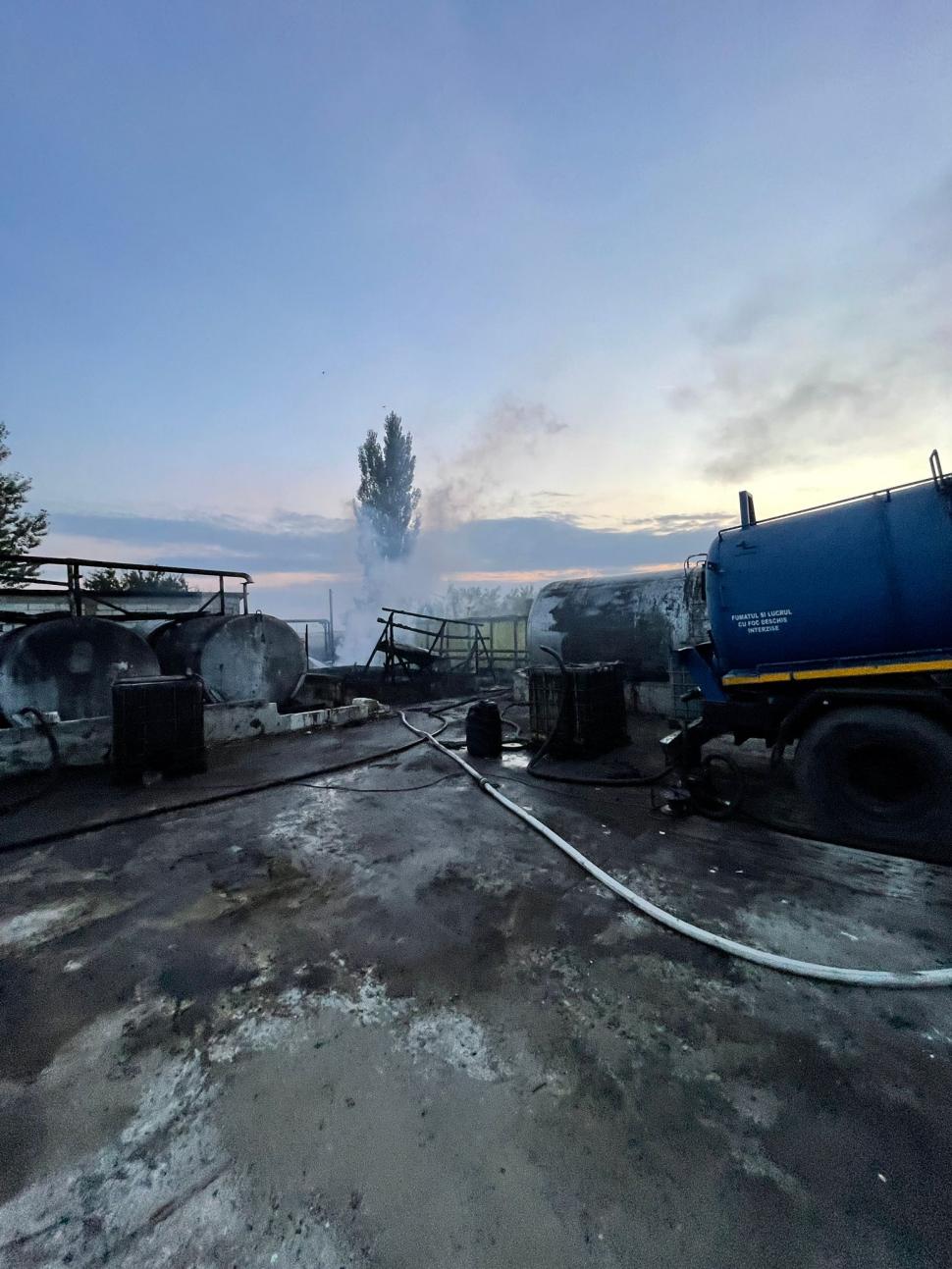 A fost pericol de explozie în urma unui incendiu de reziduuri petroliere din judeţul Prahova 794489