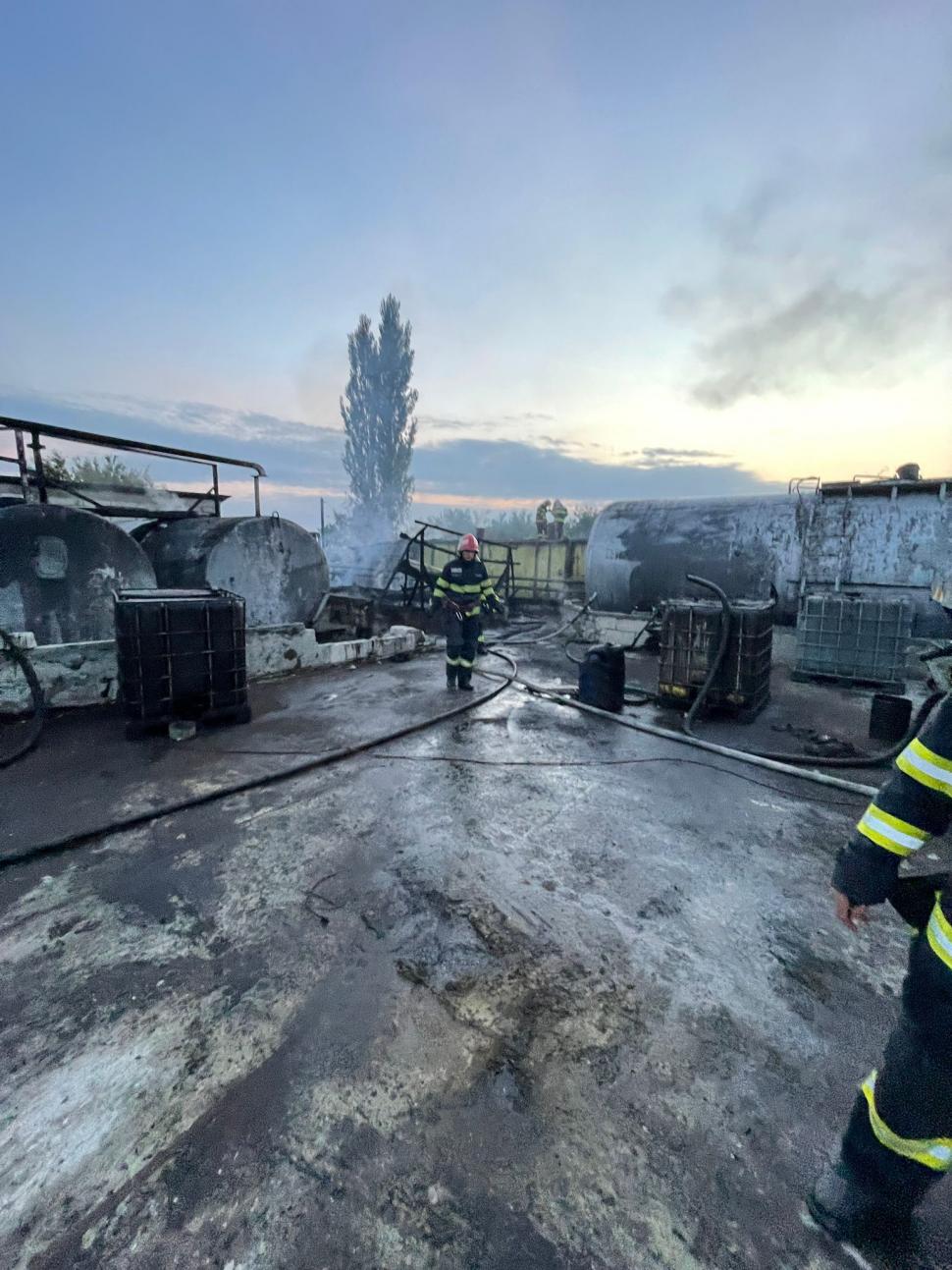 A fost pericol de explozie în urma unui incendiu de reziduuri petroliere din judeţul Prahova 794490