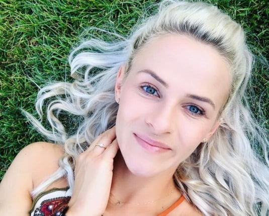 O polițistă din Iași a dat instituția în judecată. Mesajele primite de la șeful direct: ”Crăciun fericit și acum bătaia o meriți cu cureaua la...”  794268